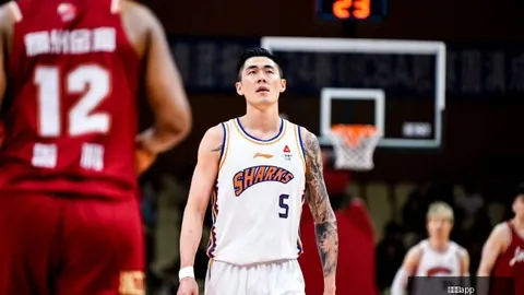 佩尼亚神级表现，8战丢6球助巴萨零封皇马，防守秘诀